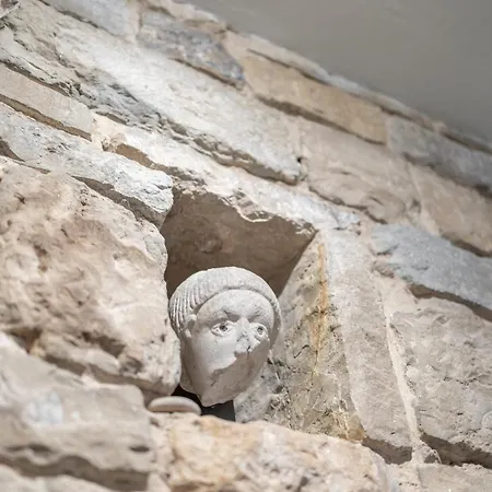 Old Bridge Large And Unique Artful With Elevator Apartmán