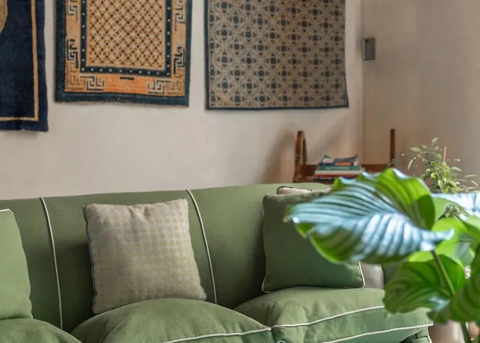 Old Bridge Large And Unique Artful With Elevator *