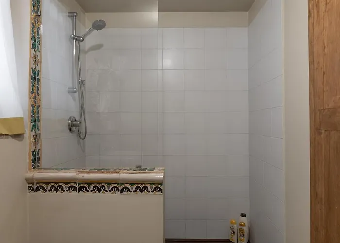 Old Bridge Large And Unique Artful With Elevator *